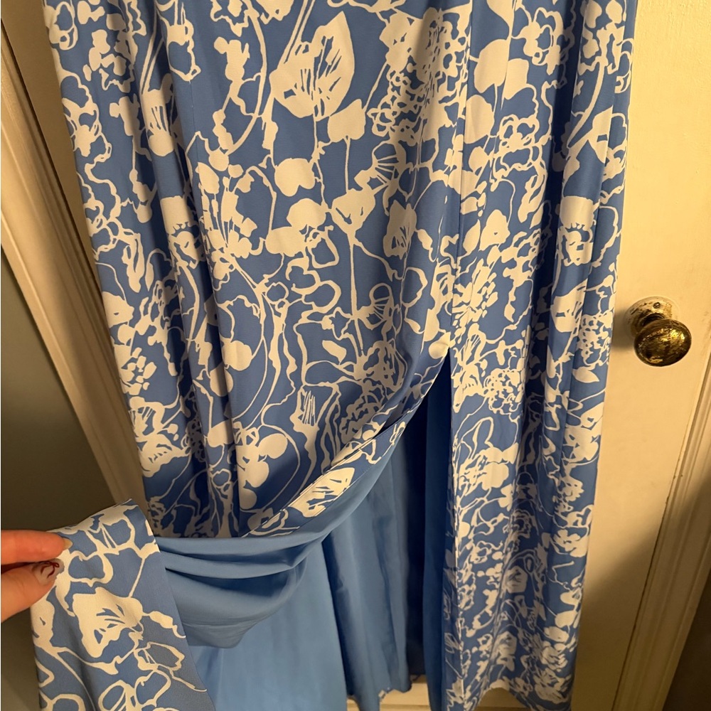 Abercrombie & Fitch Blue and White Floral Midi Dress - Picture 4 of 7